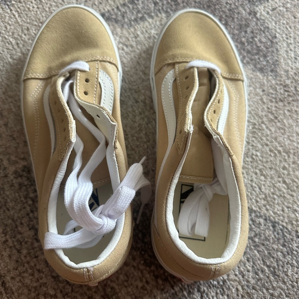 NWT Vans Tan and White